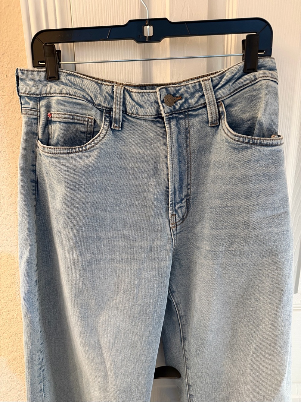 Hudson Light Wash wide  Leg Jeans - Picture 3 of 12